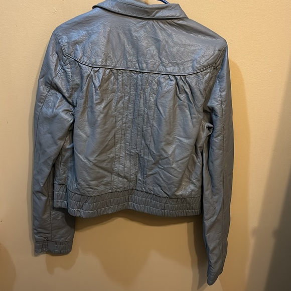 NEU LOOK FAUX LEATHER SHORT ZIP JACKET GREY Sz xl but looks like medium/large - Picture 3 of 3